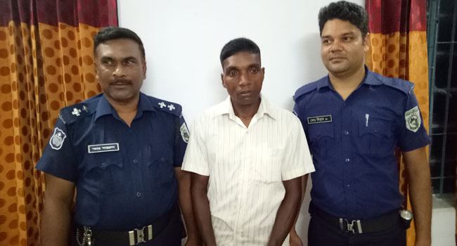 ব্যাগে টাকা আছে ভেবে শারমিনকে হত্যা করে রিকশা চালক রাজু উড়াও
