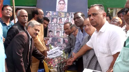 ২১ আগস্ট : ময়মনসিংহে নিহতদের প্রতিকৃতিতে আ’লীগের শ্রদ্ধা