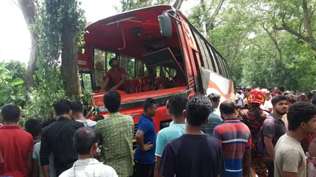 মাদারীপুরে সড়ক দুর্ঘটনায় নিহত ২, আহত ৩