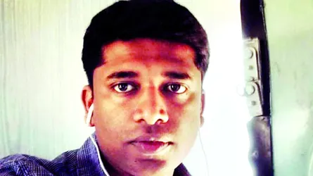 কাশ্মিরে মৌলিক অধিকার লঙ্ঘনের প্রতিবাদে সরকারি কর্মকর্তার পদত্যাগ