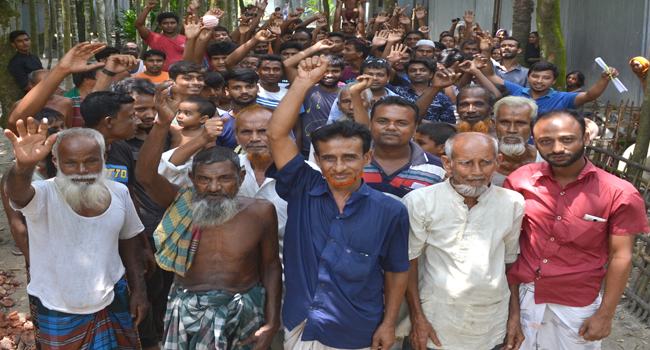 মাদকসম্রাজ্ঞী বিউটির ‘পতিতালয়’ উচ্ছেদের দাবিতে বিক্ষোভ