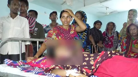 প্রেমের প্রস্তাব প্রত্যাখ্যান করায় স্কুলছাত্রীকে বখাটে কিশোররের ছুরিকাঘাত