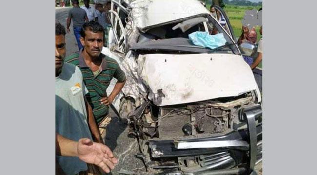 বগুড়ায় ট্রাক-মাইক্রোবাস সংঘর্ষে শিক্ষক নিবন্ধন পরীক্ষার্থী নিহত : আহত ৮