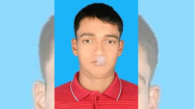 বাবাকে বাঁচাতে গিয়ে ডাকাতের কোপে ছেলে নিহত