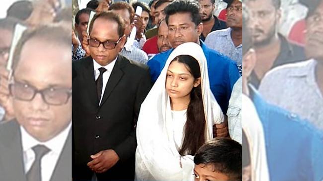 কারাগার থেকে সরাসরি অ্যাম্বুলেন্সে মিন্নি