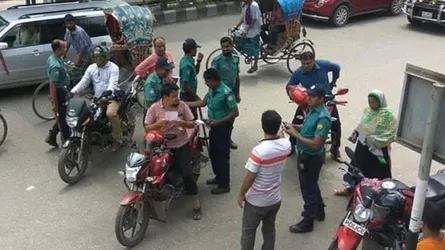 চালকদের আতঙ্ক ‘রং পার্কিং’