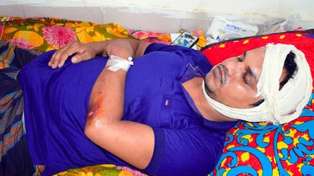 মহম্মদপুরে ব্যবসায়ীকে কুপিয়ে টাকা ছিনতাইয়ের অভিযোগ
