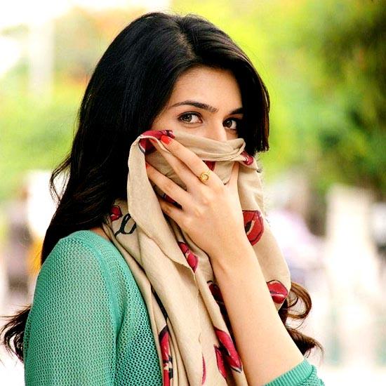 যে কারণে নিজেকে সৌভাগ্যবান মনে করছেন কৃতি