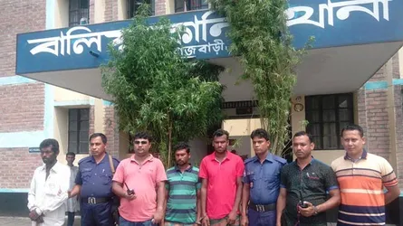 বাড়ীতে গাঁজা চাষ করায় ৩ গাঁজা চাষী গ্রেফতার