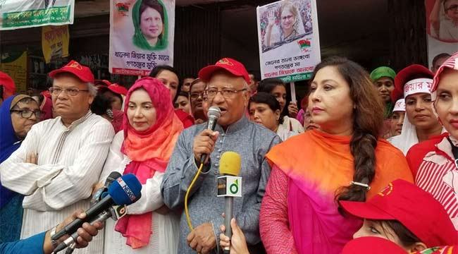 নিজেদের দোষ ঢাকতে মরিয়া সরকার : খন্দকার মোশারফ