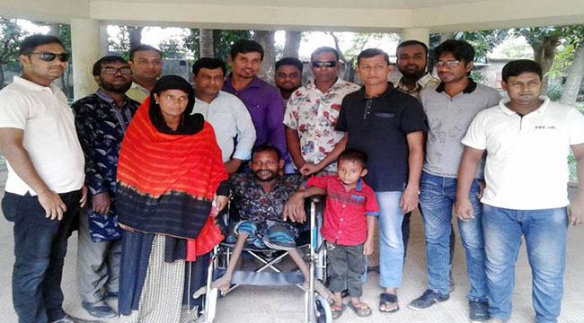 শিবগঞ্জের সেই সাইফুল পেলেন হুইল চেয়ার