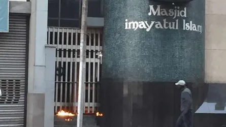 দক্ষিণ আফ্রিকায় মসজিদে হামলা