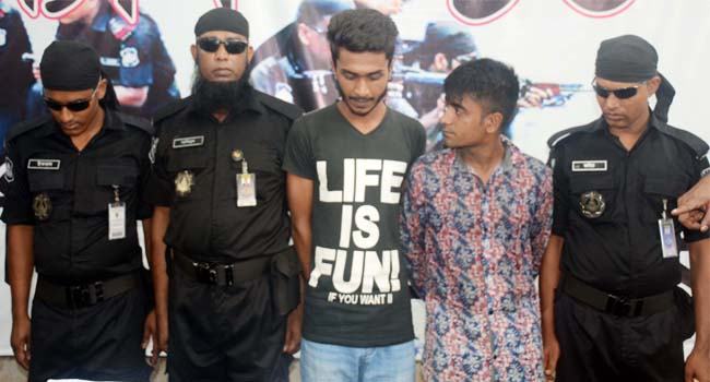 বড় ভাইকে না পেয়ে স্কুলছাত্র ছোট ভাইকে হত্যা : প্রধান আসামি গ্রেফতার