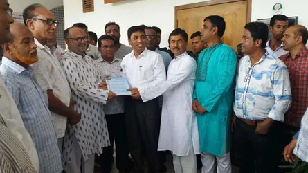 খুলনা জেলা প্রশাসককে বিএনপির স্মারকলিপি