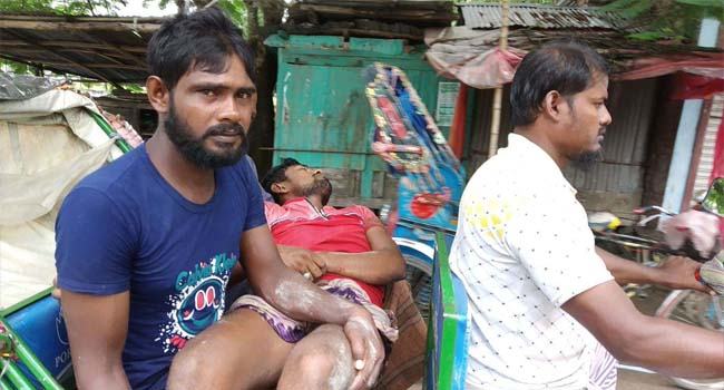 পাথরঘাটায় ১২ জেলেকে পিটিয়ে আহত, নিখোঁজ ১
