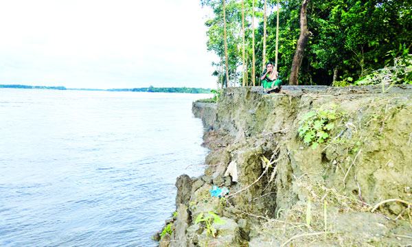 দুমকিতে পায়রার ভাঙনে শতাধিক ঘরবাড়ি বিলীন