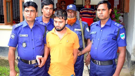 ছুটিতে বাড়ি এসে স্কুলছাত্রীকে ধর্ষণ চেষ্টা : ফায়ারম্যান আটক