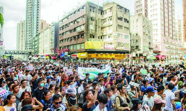 হংকংয়ে এবার স্বাধীনতার সুর