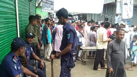 নারায়ণগঞ্জে পুলিশ পাহারায় অনুষ্ঠিত হলো মসজিদ কমিটির নির্বাচন