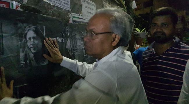 খালেদা জিয়ার মুক্তি দাবিতে পোস্টার লাগালেন রিজভী