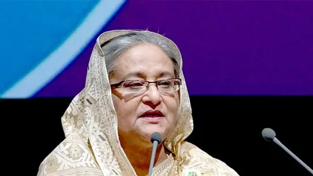 হার্ডলাইনে শেখ হাসিনা আতঙ্কে বিতর্কিতরা
