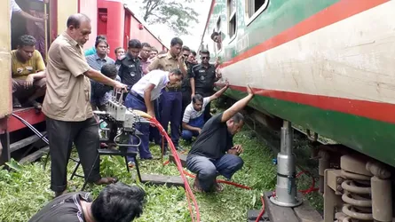 ময়মনসিংহে তিস্তা এক্সপ্রেস ট্রেনের বগি লাইনচ্যুত