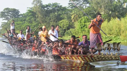 কোটালীপাড়ায় নৌকা বাইচ প্রতিযোগীতা অনুষ্ঠিত
