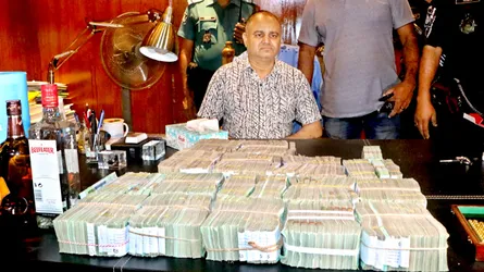 জি কে শামীমের বিরুদ্ধে তিন মামলা