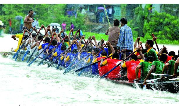 জৌলুশ হারাচ্ছে নৌকাবাইচ