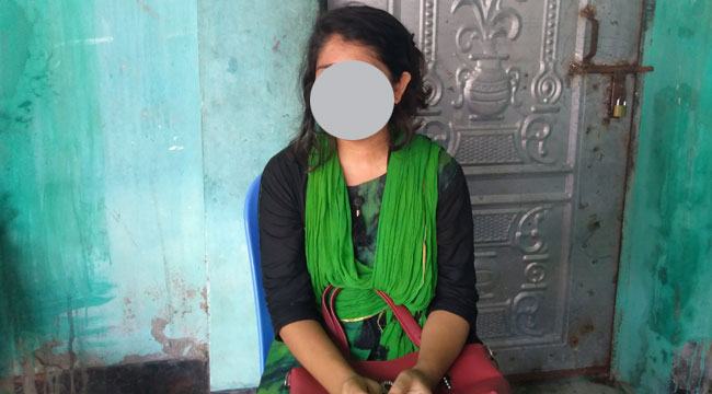 বিয়ের দাবিতে ৩ দিন ধরে প্রেমিকের বাড়িতে অবস্থান