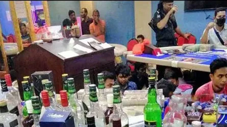 ছোঁয়া লাগেনি অভিজাত পানশালায়