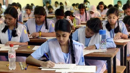 ৬ মাসে ৪ পাবলিক পরীক্ষা! অভিভাবকেরা দিশেহারা
