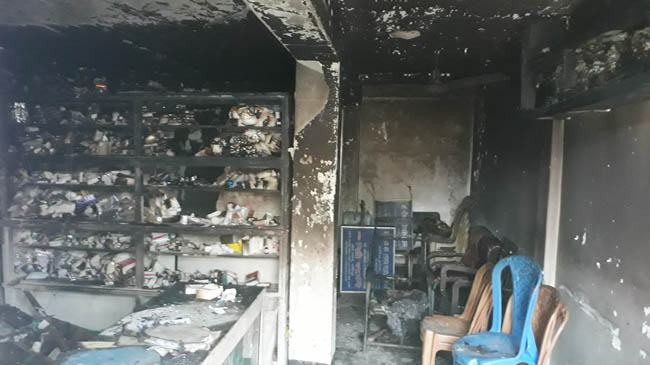 ঠিকাদারের ভুলে গ্যাস লাইনে বিস্ফোরণ, মার্কেট পুড়ে ছাই