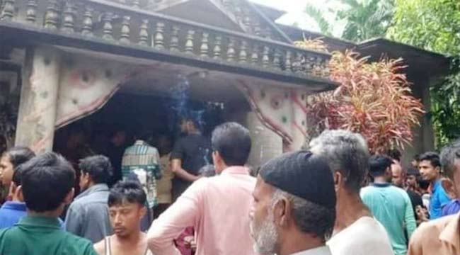 কক্সবাজারে একই পরিবারের ৪ জনকে গলা কেটে হত্যা