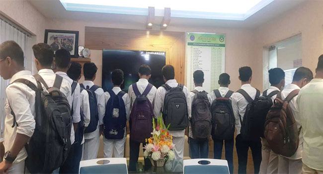 স্কুল-কলেজ ফাঁকি দিয়ে আড্ডা : আটক ২৬ ছাত্র-ছাত্রী