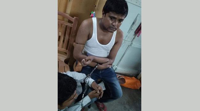 পিরোজপুরে ছাত্রলীগের সাবেক সভাপতির বাসা থেকে ৩০৩ বোতল ফেনসিডিল উদ্ধার