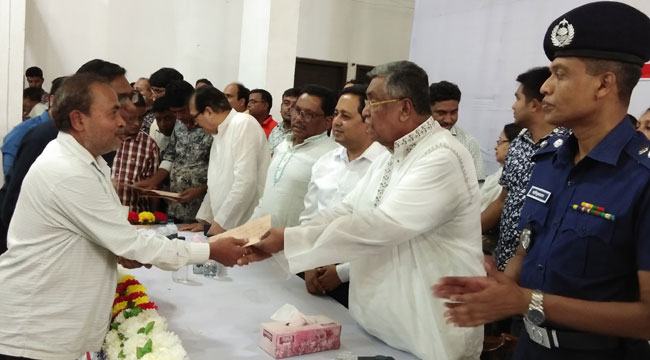 দুর্গা উৎসবে আমরা সকলেই অংশ নেই : খন্দকার মোশাররফ