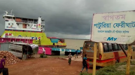 পাটুরিয়া-দৌলতদিয়া নৌরুটে লঞ্চ চলাচল বন্ধ