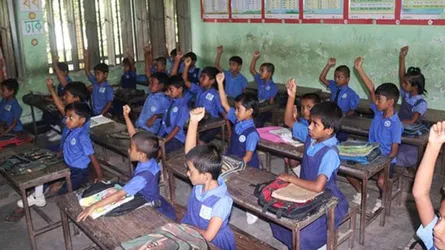 প্রাথমিক স্কুল পরীক্ষার প্রশ্ন নিয়ে ক্ষোভ অভিভাবকদের