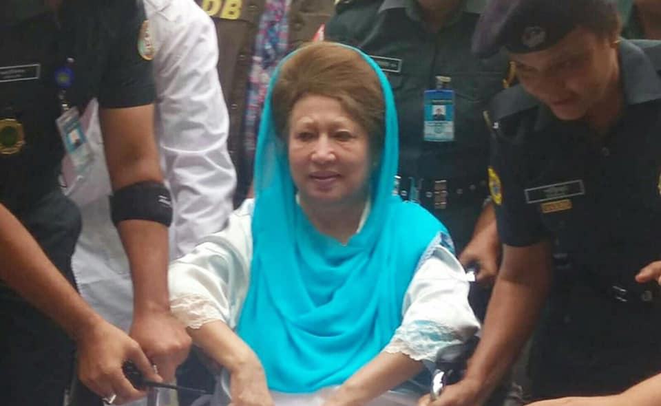 খালেদা জিয়ার চিকিৎসা : বিএসএমএমইউ ভিসিকে ড্যাবের স্মারকলিপি