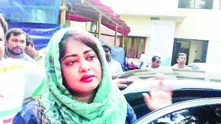 শিল্পী সমিতির নির্বাচনে চক্রান্তের অভিযোগ : ভেঙে গেল মৌসুমীর প্যানেল