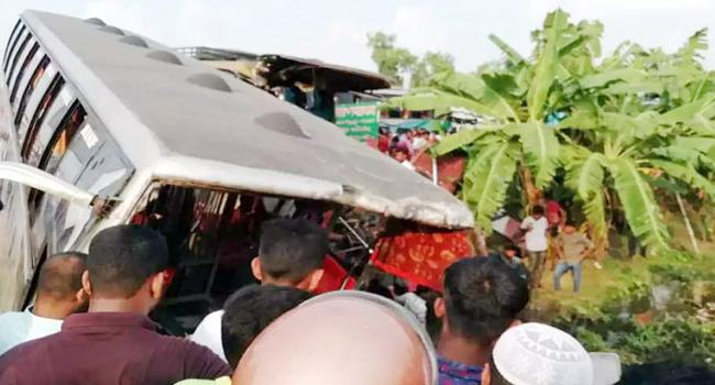 কুমিল্লায় সড়ক দুর্ঘটনায় শিক্ষকসহ নিহত ৩