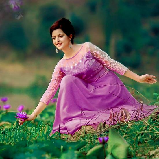 সবার শীর্ষে পরীমণি