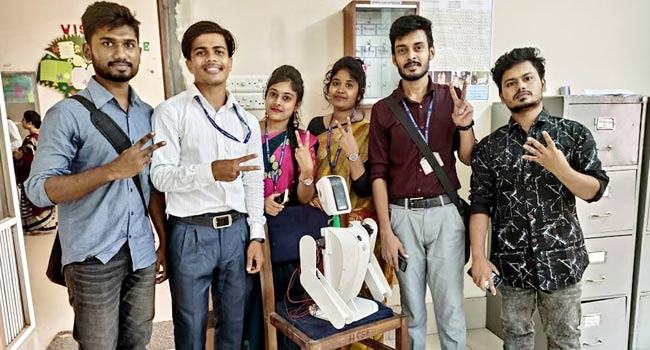 গণ বিশ্ববিদ্যালয় শিক্ষার্থীদের রোবট 'মিরা' উদ্ভাবন
