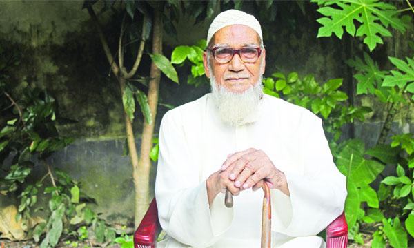 প্রবীণদের আলো আঁধারের জীবন