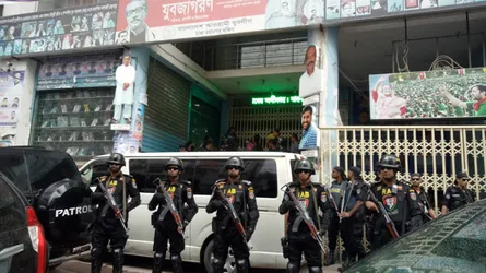 সম্রাটকে নিয়ে যুবলীগ অফিসে অভিযান