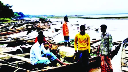যাদুকাটায় সুমসাম নীরবতা অর্ধলক্ষ  শ্রমিক বেকার