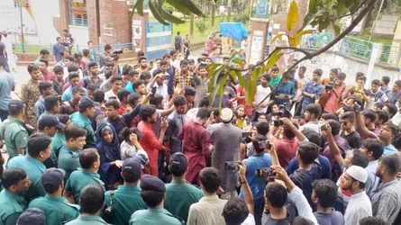 আবরার হত্যা : ছাত্রলীগমুক্ত ক্যাম্পাসের দাবিতে উত্তাল রাবি