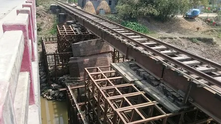 তিস্তা-রমনা রেলপথের বেহাল দশা, ঝুঁকিপূর্ণ ট্রেন চলাচল