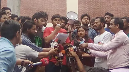 দাবি না মানলে শুক্রবার দুপুর থেকে বুয়েটের সব ভব‌নে তালা